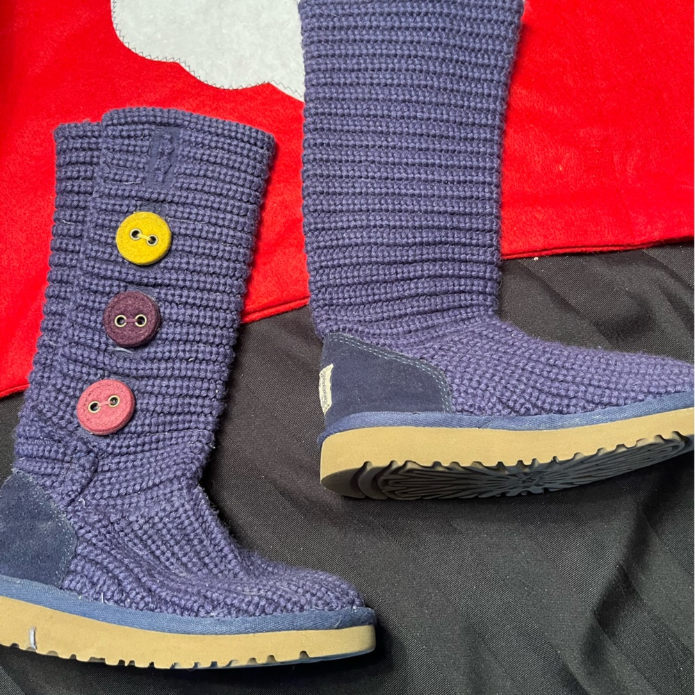 EUC girls UGG boot